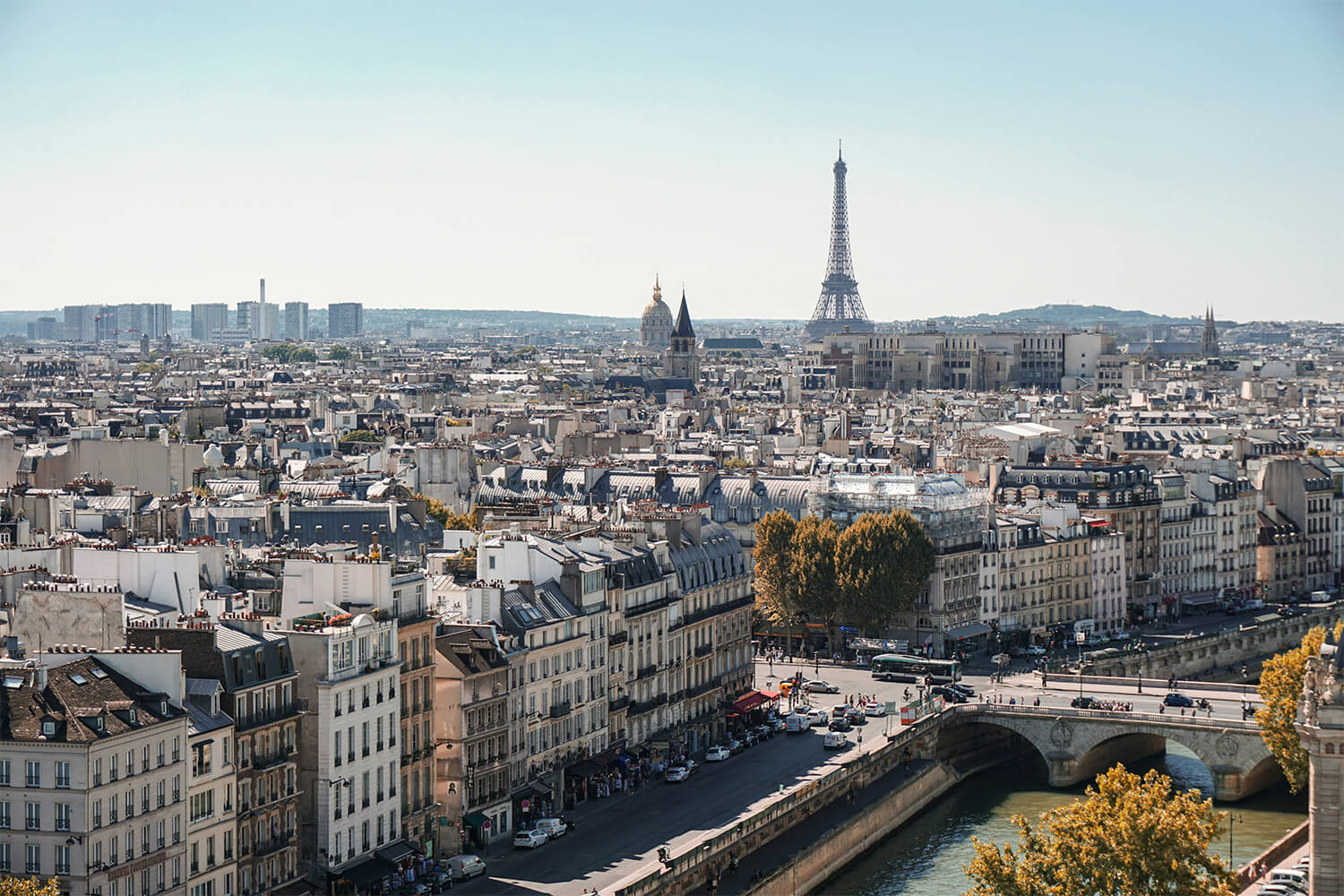 Cityscape shot of Paris
